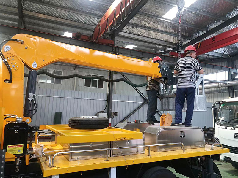 藍(lán)牌高空作業(yè)車配置參數(shù)